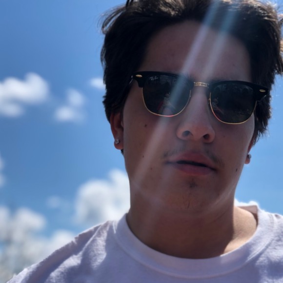 aaronlara